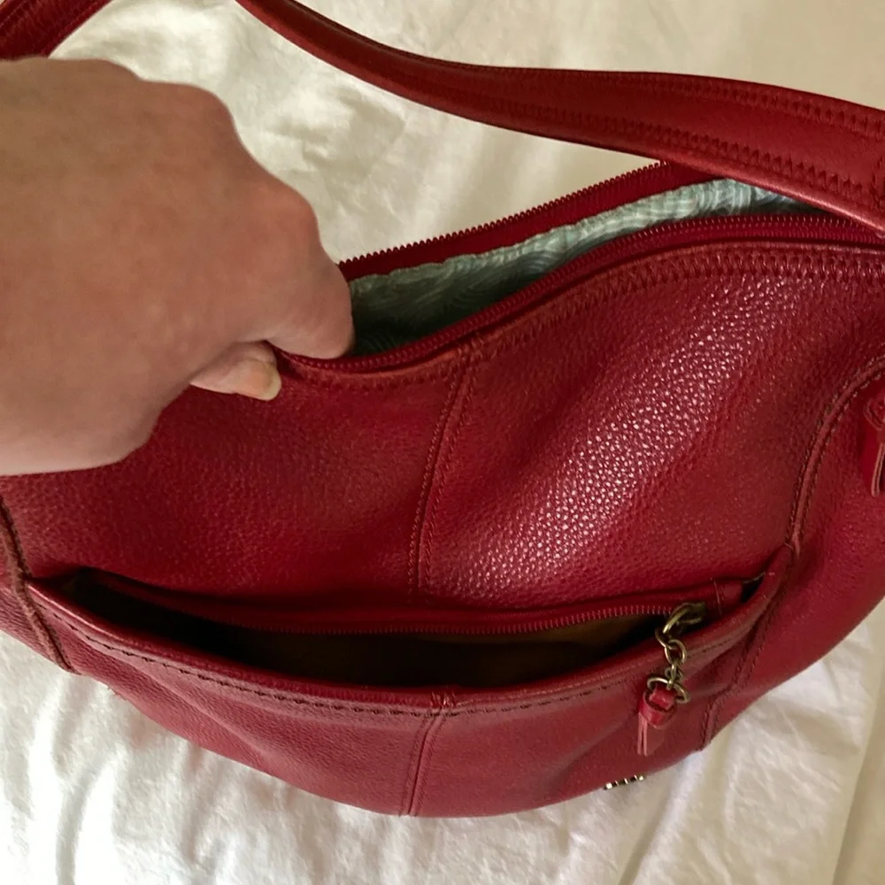 The Sak Red Leather Shoulder Bag - Picture 2 of 12